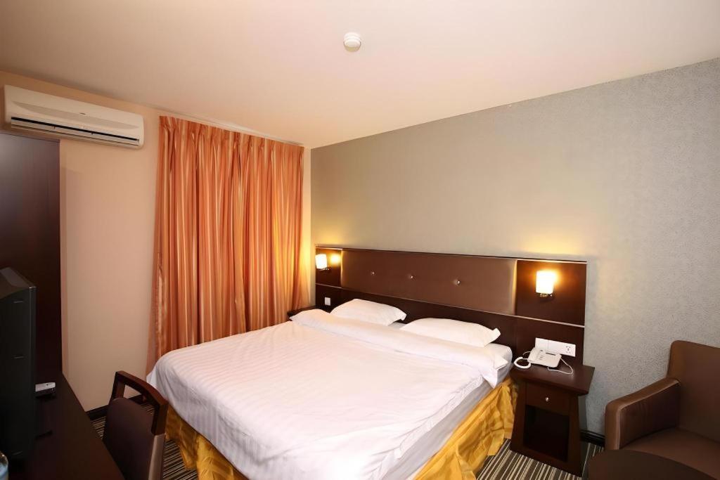 1 City Hotel 亞庇 外观 照片