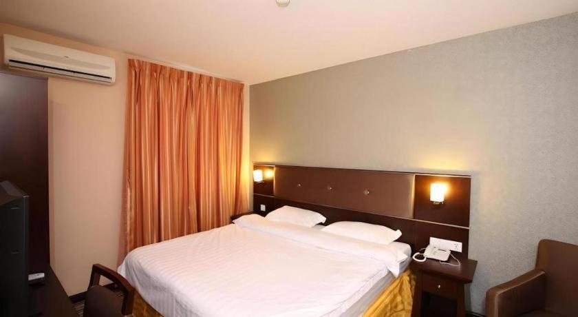 1 City Hotel 亞庇 外观 照片