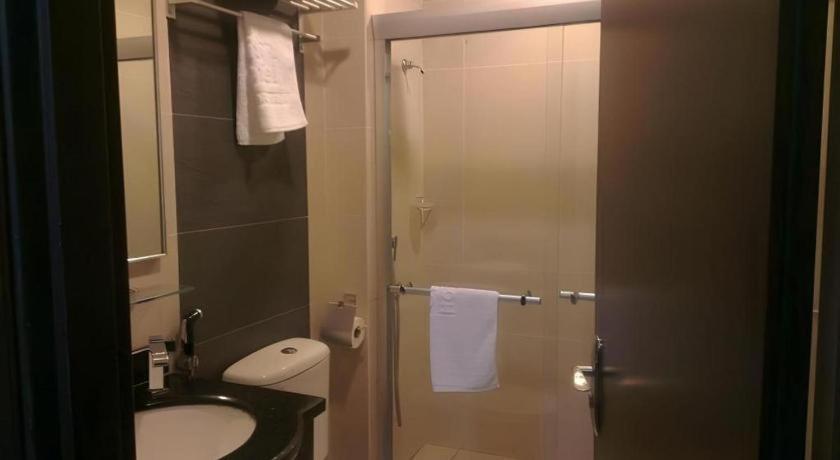 1 City Hotel 亞庇 外观 照片