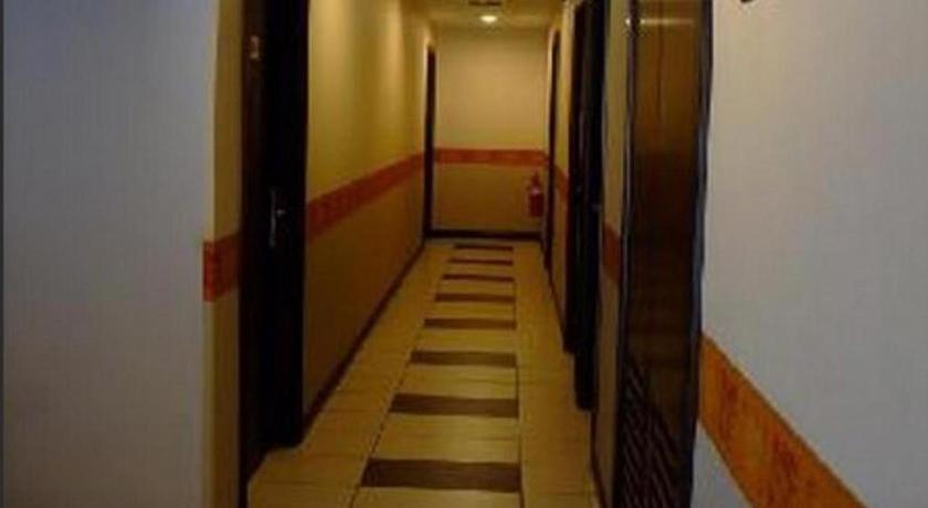 1 City Hotel 亞庇 外观 照片