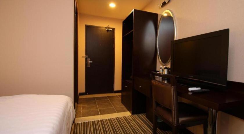 1 City Hotel 亞庇 外观 照片