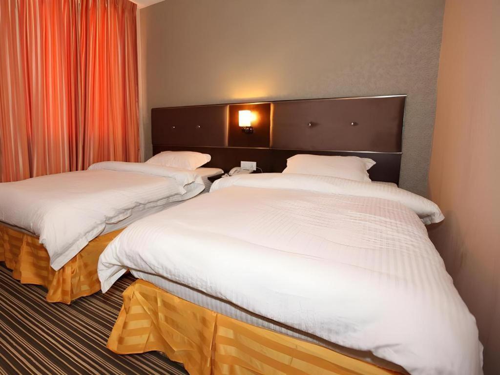 1 City Hotel 亞庇 外观 照片